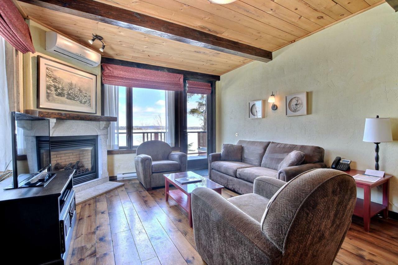 Les Condos Du Lac Taureau- Rooms & Condos Saint-Michel Esterno foto